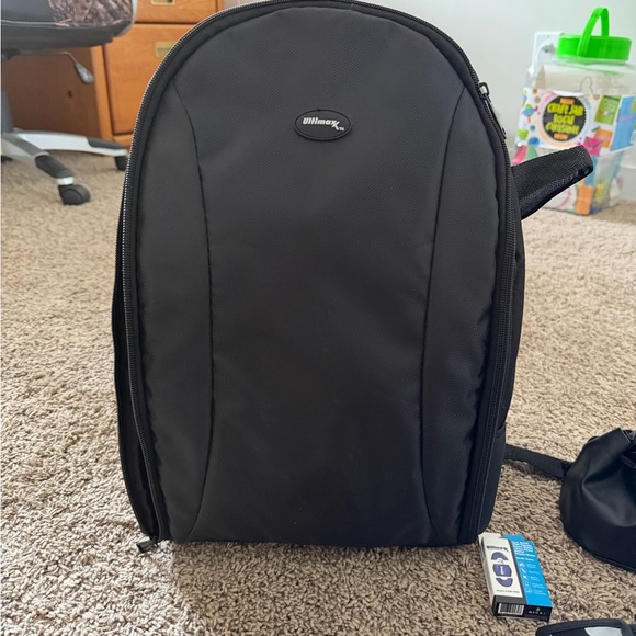 Canon Camera Accessory Kit - Picture 2 of 5